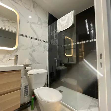 Appartement Studio Charmant Avec Terrasse Vue Sur Cathédrale Metz